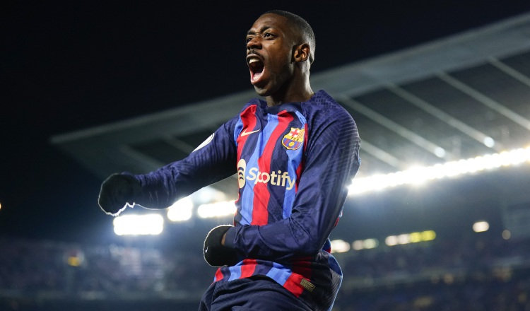 El delantero francés del FC Barcelona, Ousmane Dembélé, celebra su gol ante Real Sociedad en Copa del Rey. Foto:EFE