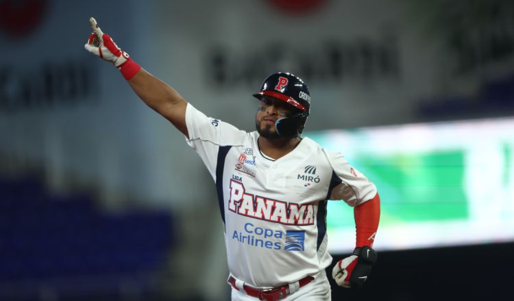 Jhonny Santos dio un triple y un jonrón ante México. Foto: Probeis 