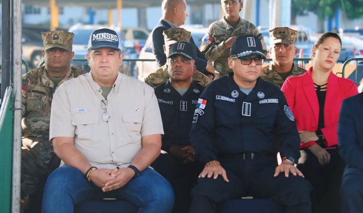 Ministro de Seguridad, Juan Manuel Pino junto al director de la Policía Nacional, John Dornheim. Policía Nacional