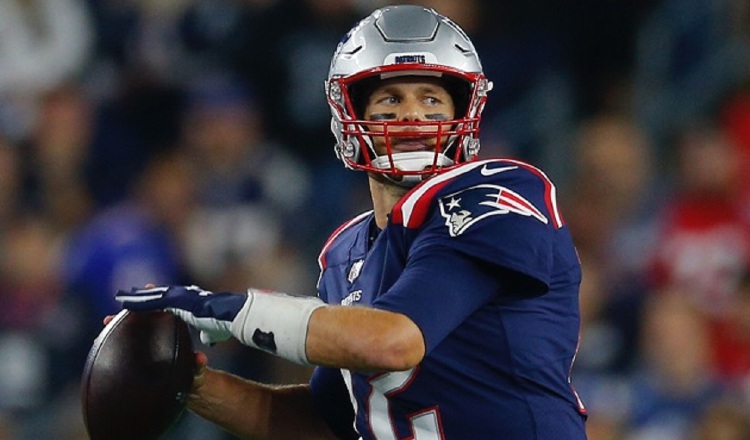 Tom Brady no descarta volver a jugar en la NFL. Foto: EFE