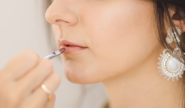 El 'lip blushing' es una forma de maquillaje semipermanente. Foto: Pixabay