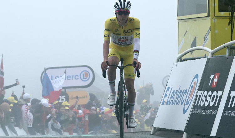 El pedalista esloveno, Tadej Pogacar, es líder del Tour de Francia. Foto: EFE