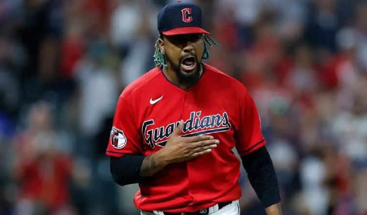 Emmanuel Clase, lanzador de los Guardianes de Cleveland. Foto:EFE 