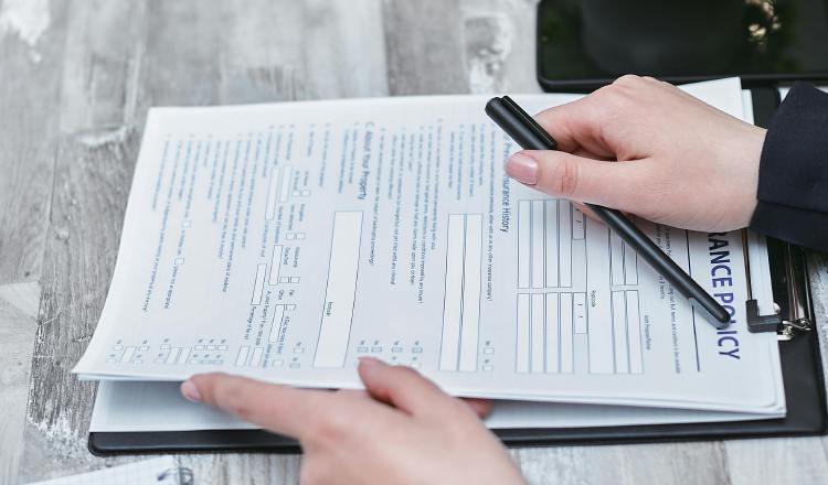 Las pólizas que no son de vida, son las principales en el país.  Foto ilustrativa