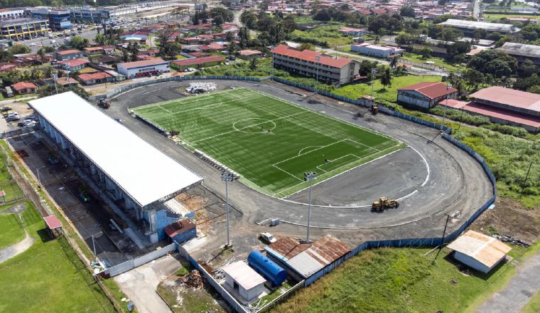 Ilustración superior, estadio Roberto Mariano Bula. Abajo el Armando Dely Valdés. Foto: Pandeportes.