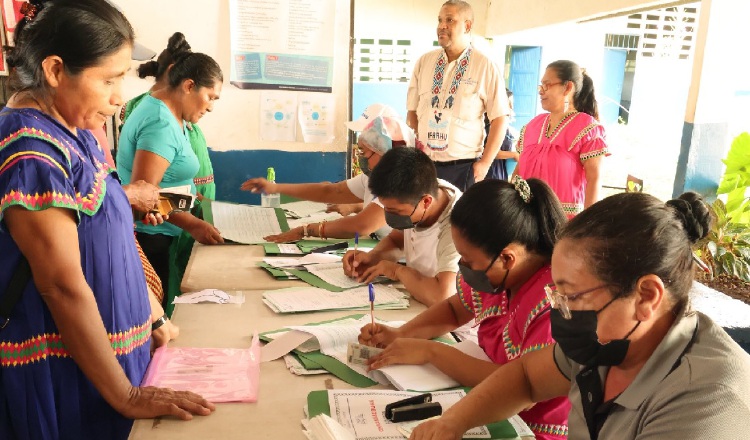 A inicios de diciembre, el Ifarhu desembolsó más de $11 millones en becas y asistencias a beneficiarios de la comarca Ngäbe Buglé. A inicios de diciembre, el Ifarhu desembolsó más de $11 millones en becas y asistencias a beneficiarios de la comarca Ngäbe Buglé. Cortesía