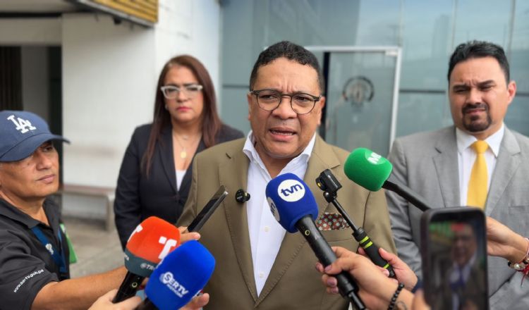 Dino Mon, director de la CSS, presentó la denuncia este lunes.  Cortesía