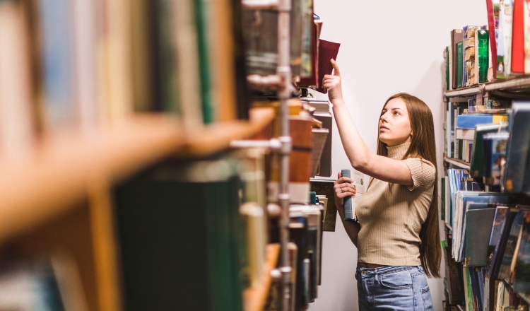  Compartir Libros / Freepik