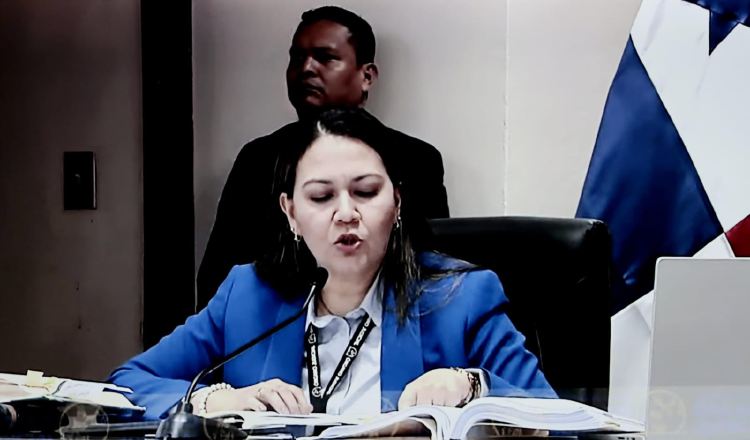 Solo tres días tuvo la defensa para revisar el volumen de nuevas pruebas que la Fiscalía presentó.   Foto: Archivo