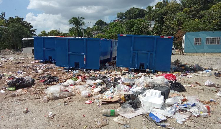 Se han colocado tanques de basura para evitar que se formen los pataconcitos. Archivo