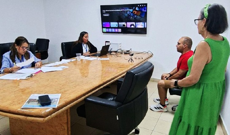 Jinetes y dueños de caballos realizaron sus trámites de licencias y credenciales. Foto: Cortesía