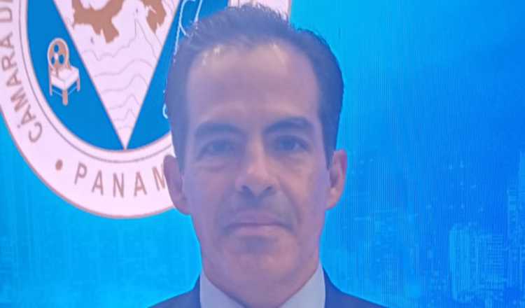 Aurelio Barría Pino es aficionado del ciclismo, deporte que practica todos los días, como una terapia  para su salud física y mental. Pancho Paz