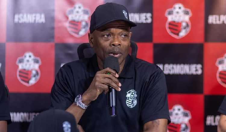 Jorge Dely Valdés, técnico del Sanfra. Foto: LPF