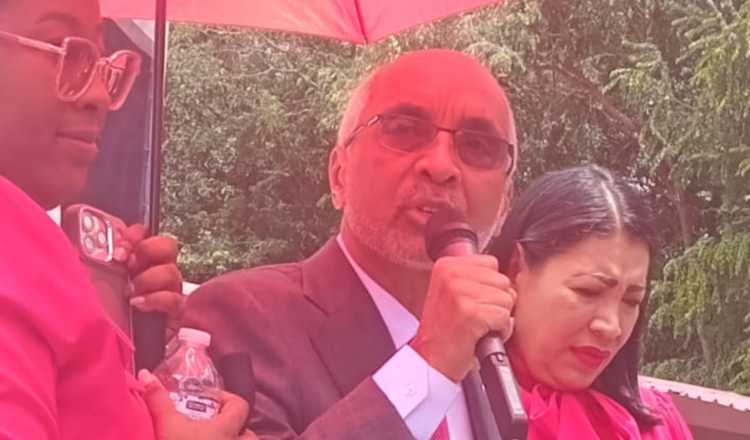 El Dr. José Emilio Moreno se postuló el miércoles para la rectoría. Pancho Paz