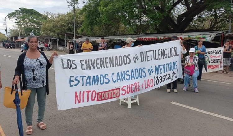 A lo largo de dos décadas, han sido constantes las protestas de víctimas, sobrevivientes y familiares de los envenenados por el dietilenglicol, peleando por mejor atención. Archivo