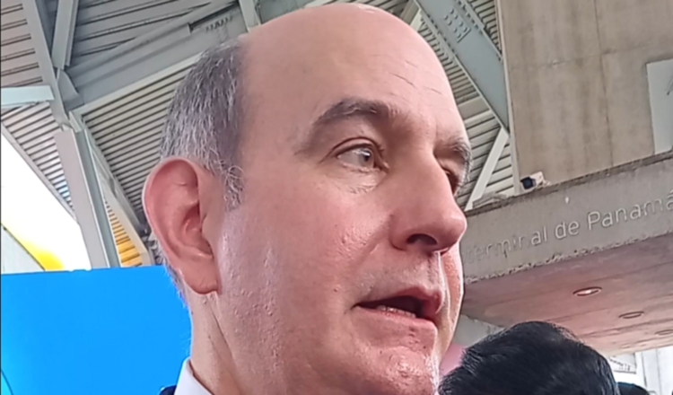 El ministro reconoció que un hermano es directivo en un ingenio azucarero.  Pancho Paz