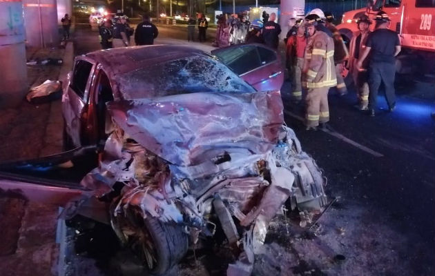 Cinco muertes en un mismo accidente de tránsito. Foto/Bomberos Panamá