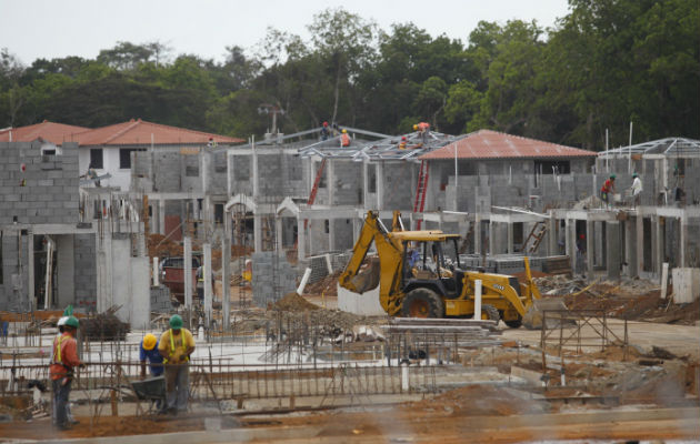 Solo en los primeros cuatro meses del año, la Acodeco recibió 295 quejas contra inmobiliarias. Foto/Archivo