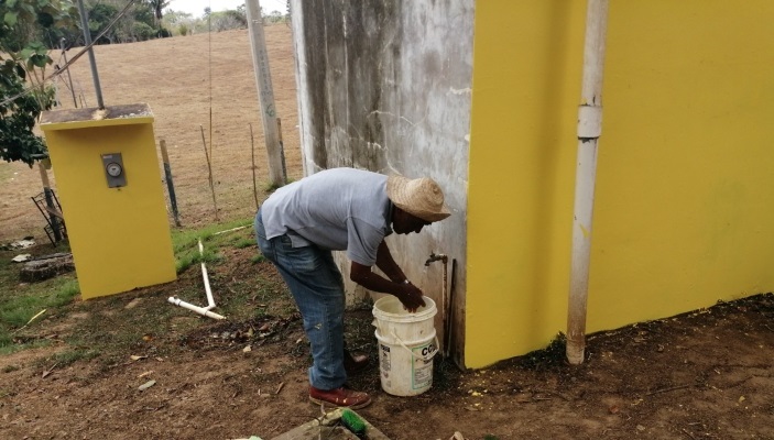 La población se ha abocado a la compra de agua o el acarreo desde corregimiento vecino de Iturralde. Foto/Eric Montenegro