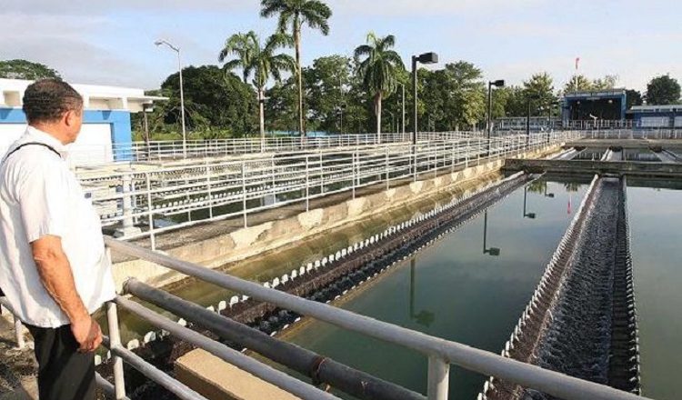 El pueblo panameño espera las mejoras a la potabilizadora se vean pronto en la distribución del vital líquido. Panamá América
