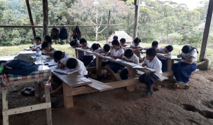 Los maestros deben acercarse a las regionales de Educación. Foto: Panamá América