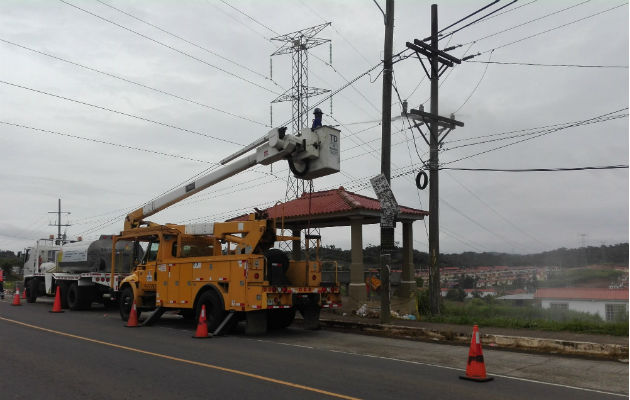  La empresa eléctrica Naturgy Panamá S.A., lo atribuye a la  contaminación de las redes por lluvia. Foto: Eric A. Montenegro.