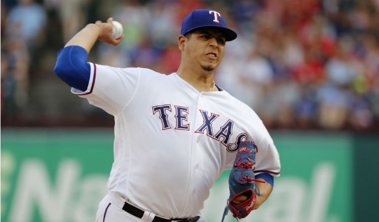 Ariel Jurado juega en los Rangers. Foto:AP