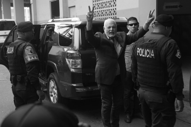 El expresidente Ricardo Martinelli Berrocal, el pasado viernes 9 de agosto, antes de entrar a escuchar el veredicto absolutorio de los cuatro cargos que se le imputaban. Foto: Víctor Arosemena.