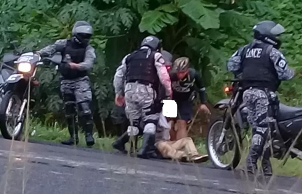 Las autoridades capturaron a los sicaros y recuperaron dos armas de fuego. Foto/Diómedes Sánchez