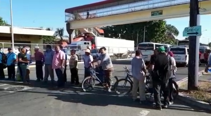 Los extrabajadores están pidiendo que el presidente de la República intervenga, para que se haga justicia en el pago de lo adeudado. Foto/José Vásquez