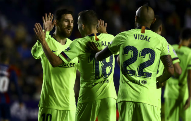 Barcelona comanda la liga española. Foto:AP