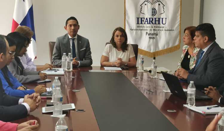 La primera reunión de la mesa de trabajo entre autoridades. Foto de cortesía