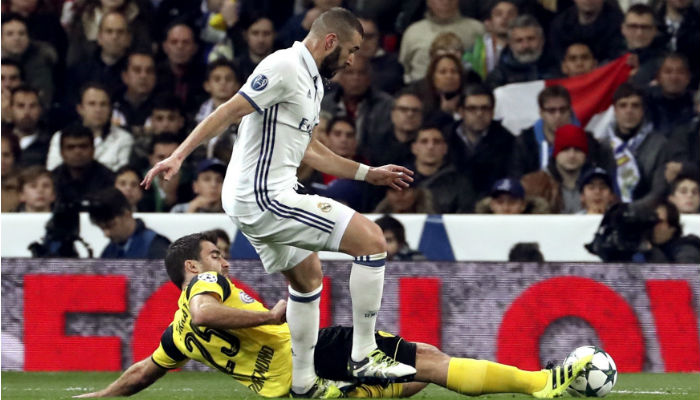  Karim Benzema juega para el Real Madrid. Foto:AP