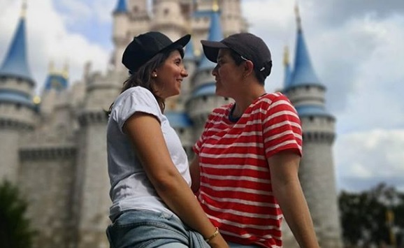 Valeria Vera junto a su futura esposa  Lucía Cano. Foto: Instagram