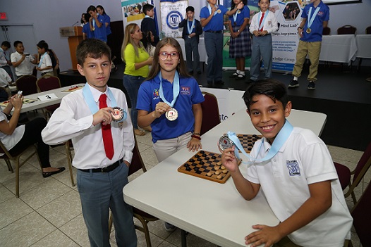 Campeones individuales de las Olimpiadas del Conocimiento, actividad que organizó Knowledge Group. Foto: Cortesía. 