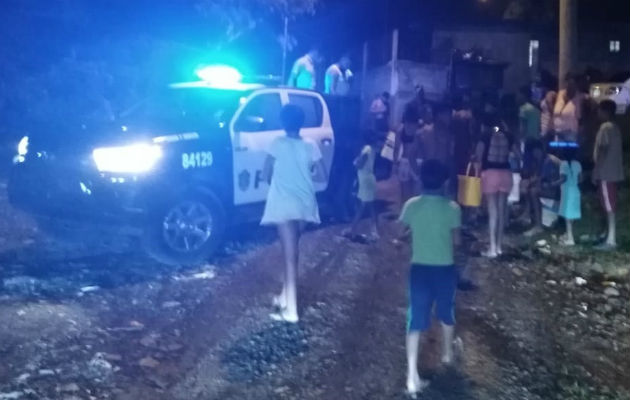 La Policía Nacional realizó el transporte de agua en tanques. Foto: Eric A. Montenegro. 