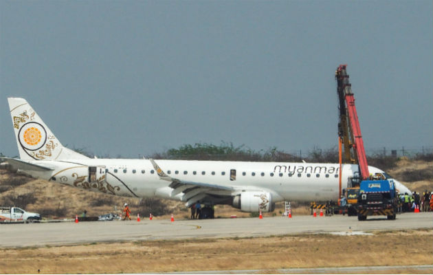 Ninguno de los 82 pasajeros y miembros de la tripulación de la aeronave resultaron heridos en el incidente que tuvo lugar a primera hora de la mañana, informa el portal de noticias Eleven Media.