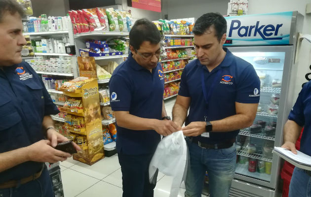 De incurrir en esta falta la Acodeco tiene la obligación de aplicar multas a los comercios que oscilan entre los 100 a 300 dólares. Foto/Cortesía Acodeco