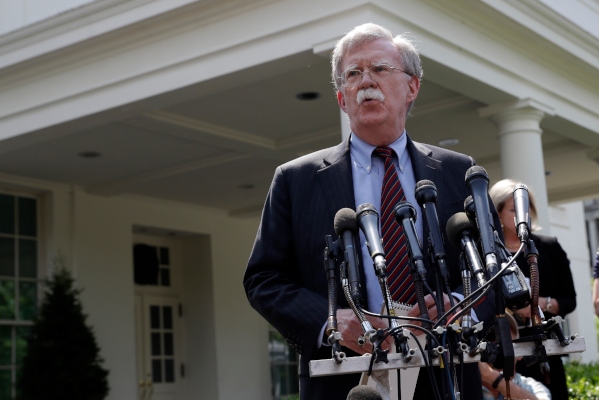 John Bolton, el asesor de seguridad nacional de la Casa Blanca, habla con los medios sobre la situación venezolana. FOTO/AP