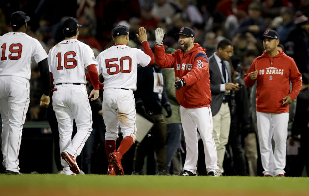 Jugadores de Boston festejan el triunfo. Foto:AP