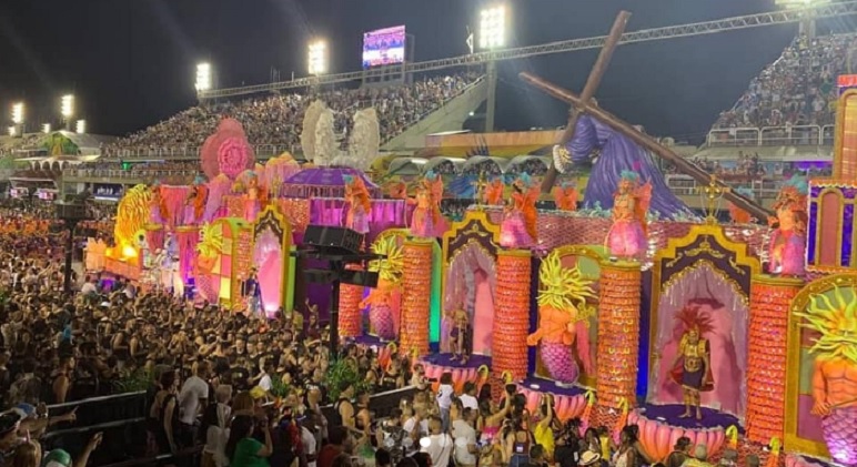 Imagen del desfile. Foto: Instagram de Estácio de Sá