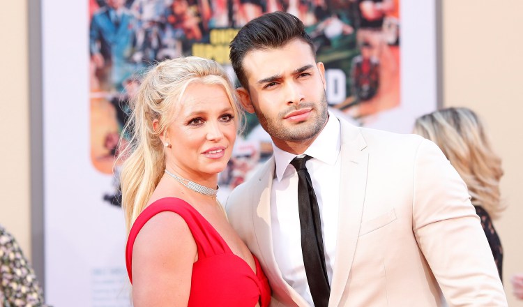 Britney Spears junto a su novio Sam Asghari.  EFE