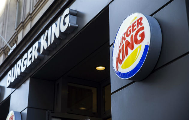 pasado el decimotercer día, los empleados del local le comunicaron que un jefe de distrito de Burger King les había ordenado que pusiesen fin al trato.