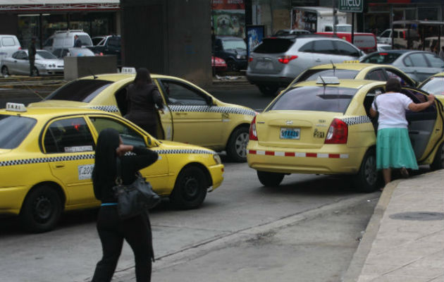 Los taxistas han estado en contra de estas plataformas digitales. Foto de archivo