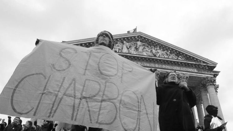 La sociedad no posee un arma ideológica para repeler al horrible monstruo que amenaza con destruirnos. Aún no hemos comprendido su peligrosidad. Foto: Archivo.