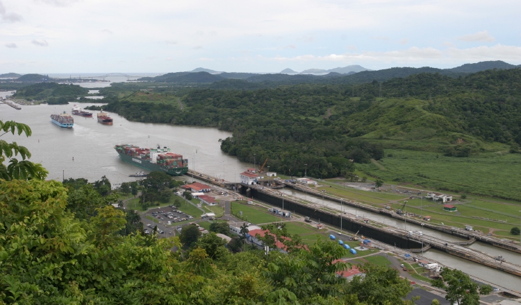 Los lagos del Canal de Panamá están también  afectados por la falta de lluvias. Archivo