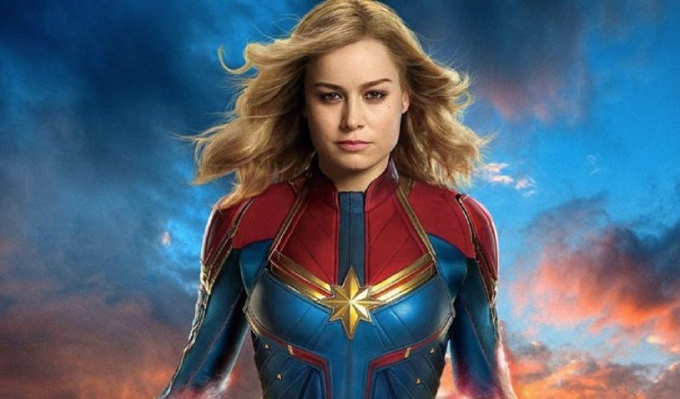 La historia sigue a Carol Danvers,  quien se convierte en una de las heroínas más poderosas. 