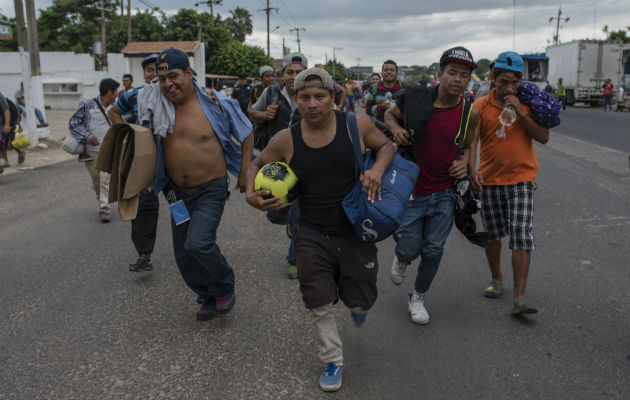 En los últimos cuarenta años, Honduras ha pasado por tragedias naturales en la década de 1990, ocasionadas por el paso del devastador Huracán Mitch que dejó en 1998 un estimado de 5,657 muertos  y 8,052 desaparecidos con pérdidas económicas que alcanzaron la cifra de 3,793.6 millones de dólares.