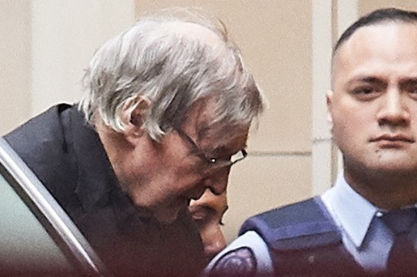 El cardenal australiano George Pell, podría permanecer en prisión hasta el 2022. FOTO/AP