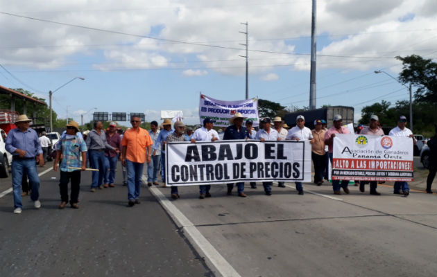 Varias protestas ya han realizado los productores. Foto: Thays Domínguez.